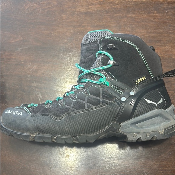 Women's Black and Teal Hiking Boots - Picture 4 of 7